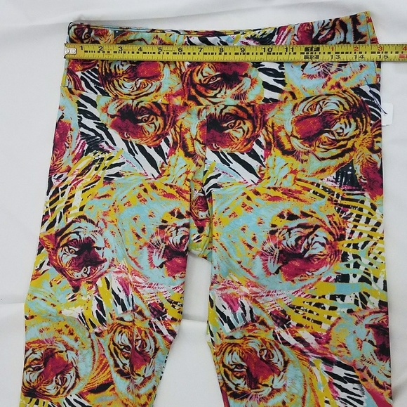 Onzie BengalTiger Capri M/L - Picture 8 of 8